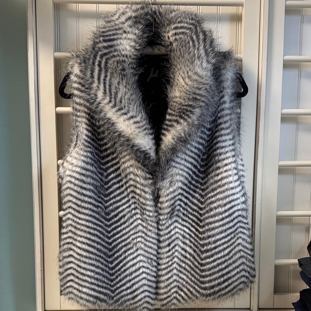 Jack by BB Dakota Black & White Chevron Faux Fur Vest